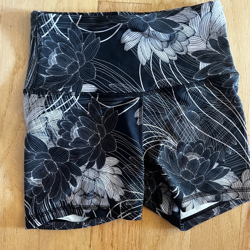 Joylab Floral Black and White Women's workout bike Shorts XS
